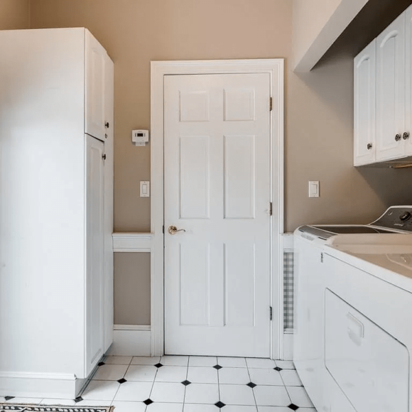 19 Hull St Laundry Room